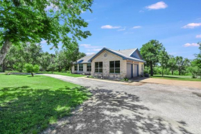 New Listing! 4 BDRM Hill Country Home with Pool